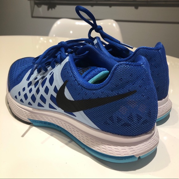 Never Worn Nike Running shoes - Picture 4 of 8